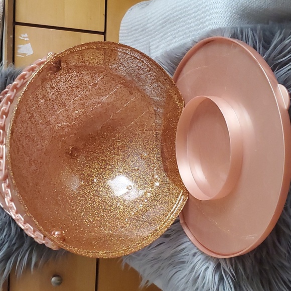 LOL Big Surprise limited edition gold glitter ball  carrying case. - Picture 5 of 5